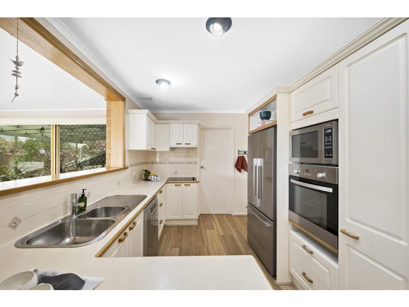 332 Southern Cross Drive, Macgregor ACT 2615