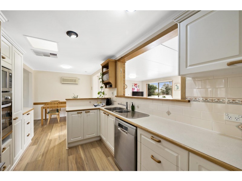 332 Southern Cross Drive, Macgregor ACT 2615