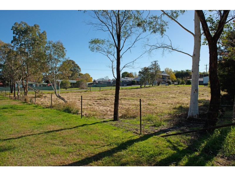 13 Montem Street, Bowning NSW 2582