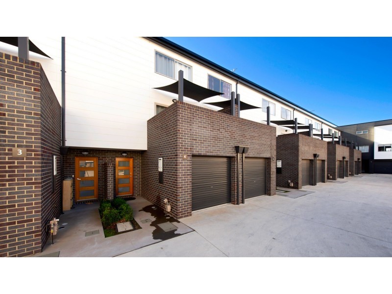 4/8 Henry Kendall Street, Franklin ACT 2913