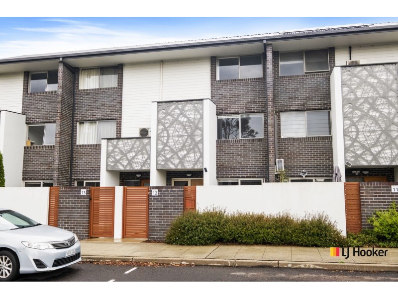 12/2 Clare Burton Crescent, Franklin ACT 2913