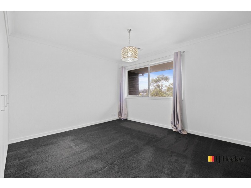 12/2 Clare Burton Crescent, Franklin ACT 2913