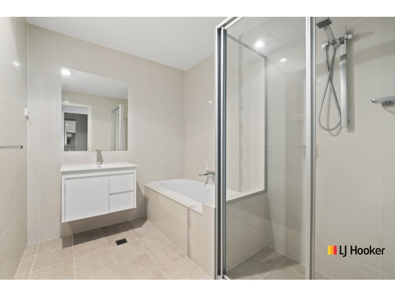 12/2 Clare Burton Crescent, Franklin ACT 2913