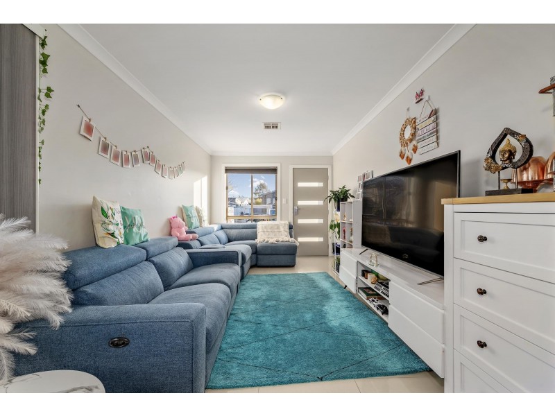 4 Rockwood Street, Casey ACT 2913