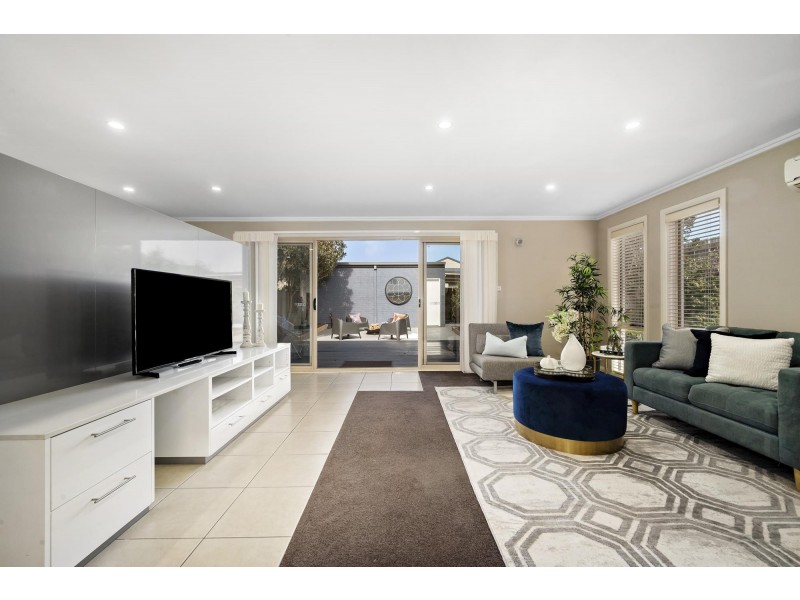 212 Anthony Rolfe Avenue, Gungahlin ACT 2912
