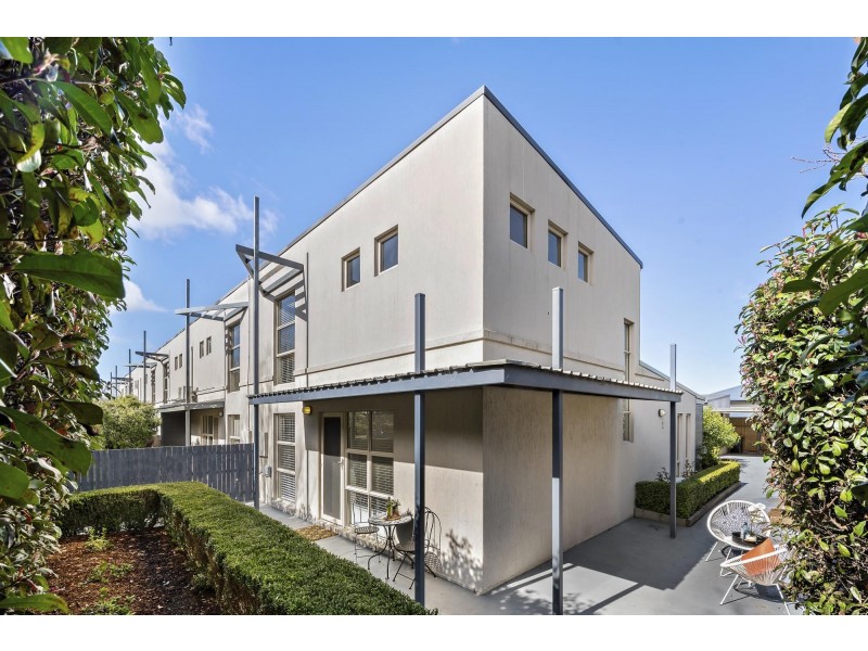 212 Anthony Rolfe Avenue, Gungahlin ACT 2912