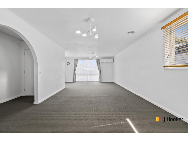 9 Newton Street, Hackett ACT 2602