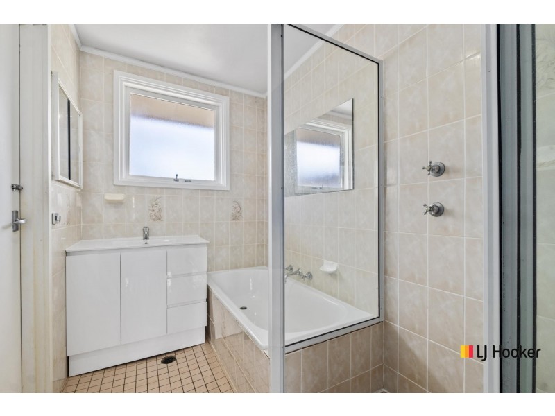 9 Newton Street, Hackett ACT 2602