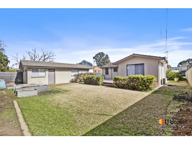 9 Newton Street, Hackett ACT 2602