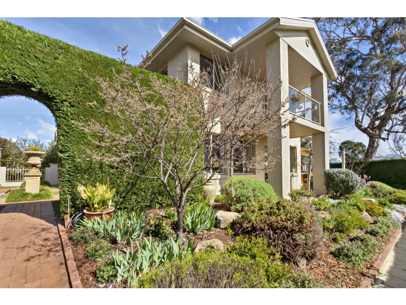 25 Nellie Hamilton Avenue, Gungahlin ACT 2912