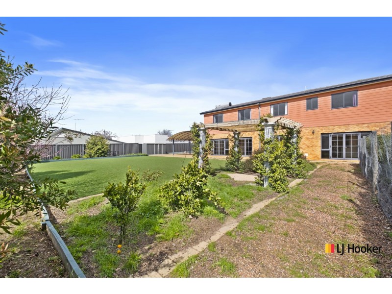 6 Pallin Street, Gungahlin ACT 2912