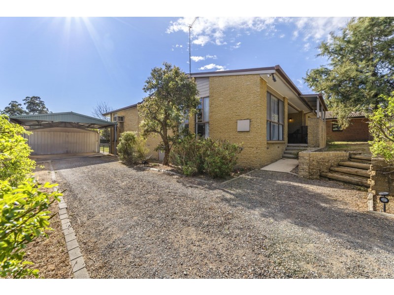 5 Samson Place, Kambah ACT 2902