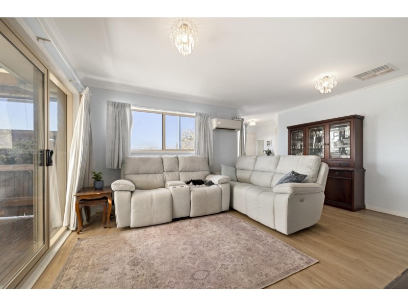 11 Burrumarra Avenue, Ngunnawal ACT 2913