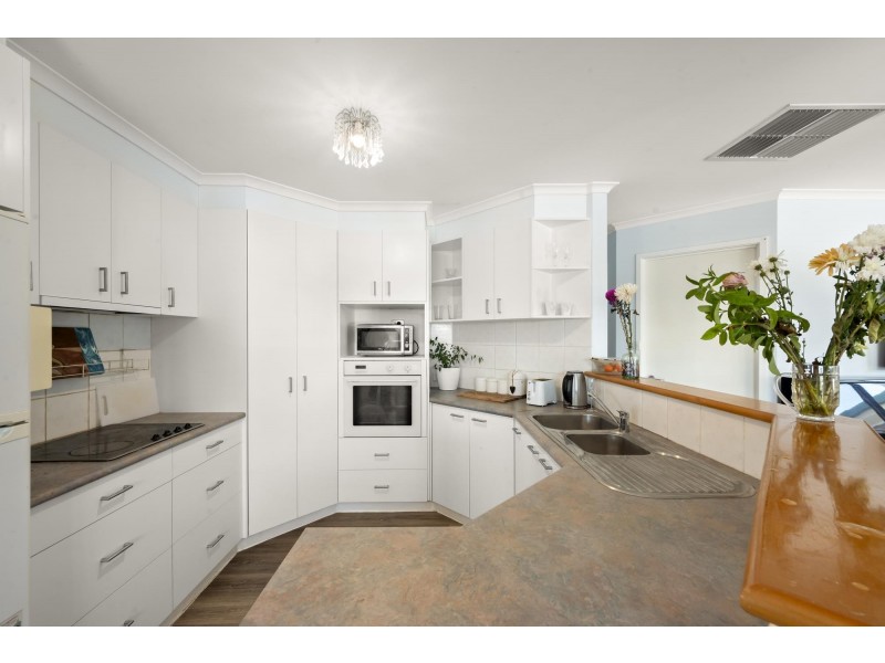 11 Burrumarra Avenue, Ngunnawal ACT 2913