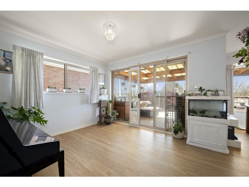 11 Burrumarra Avenue, Ngunnawal ACT 2913