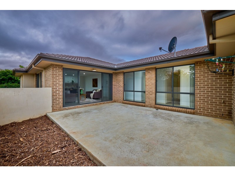 14a Poyitt Street, Franklin ACT 2913