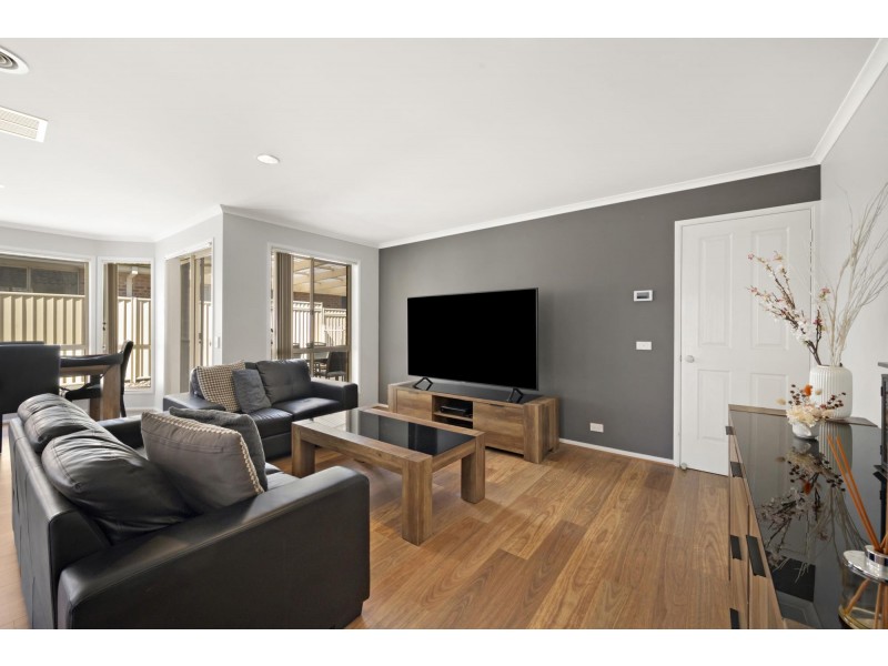 48 Hanrahan Crescent, Dunlop ACT 2615