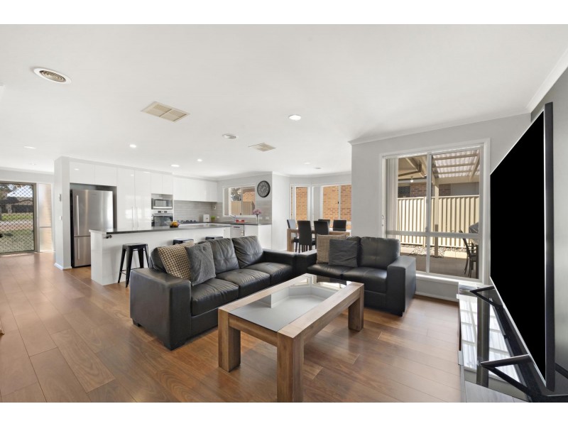 48 Hanrahan Crescent, Dunlop ACT 2615