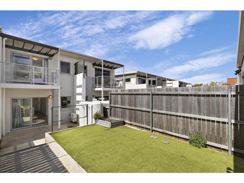 142/142 Mapleton Avenue, Harrison ACT 2914