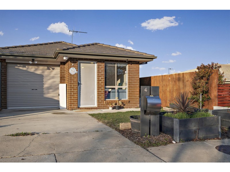 4 Rockwood Street, Casey ACT 2913