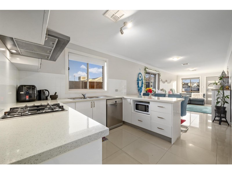 4 Rockwood Street, Casey ACT 2913