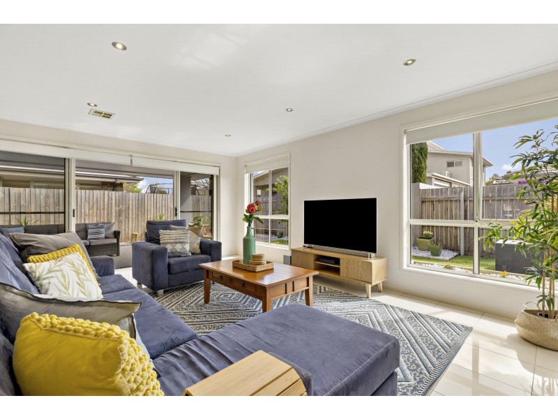 6 Denoon Street, Forde ACT 2914