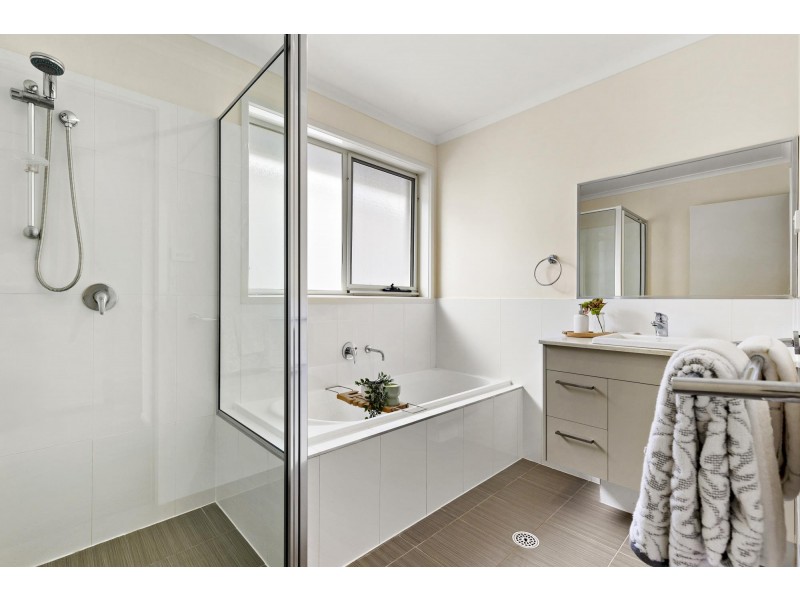 6 Denoon Street, Forde ACT 2914