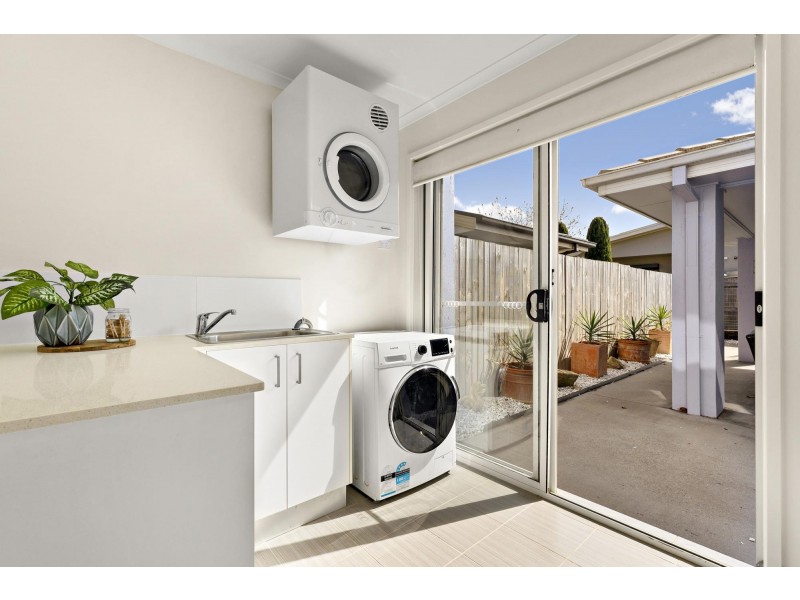 6 Denoon Street, Forde ACT 2914