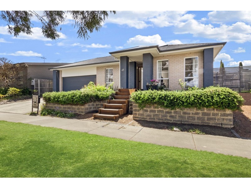 41 Quinane Avenue, Forde ACT 2914