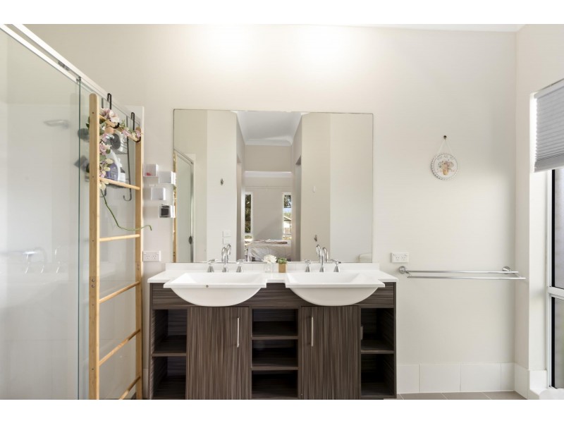 41 Quinane Avenue, Forde ACT 2914