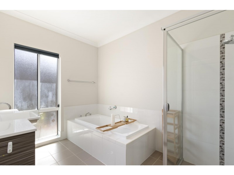 41 Quinane Avenue, Forde ACT 2914