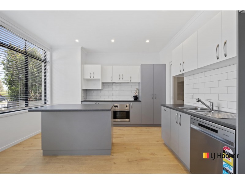 49 Anthony Rolfe Avenue, Gungahlin ACT 2912