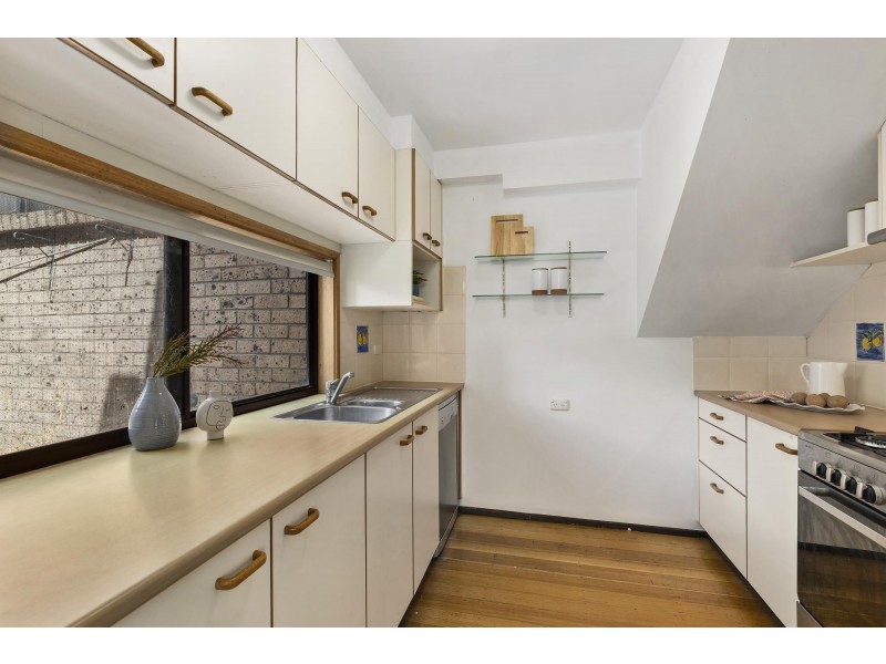 14 Solomon Crescent, Latham ACT 2615