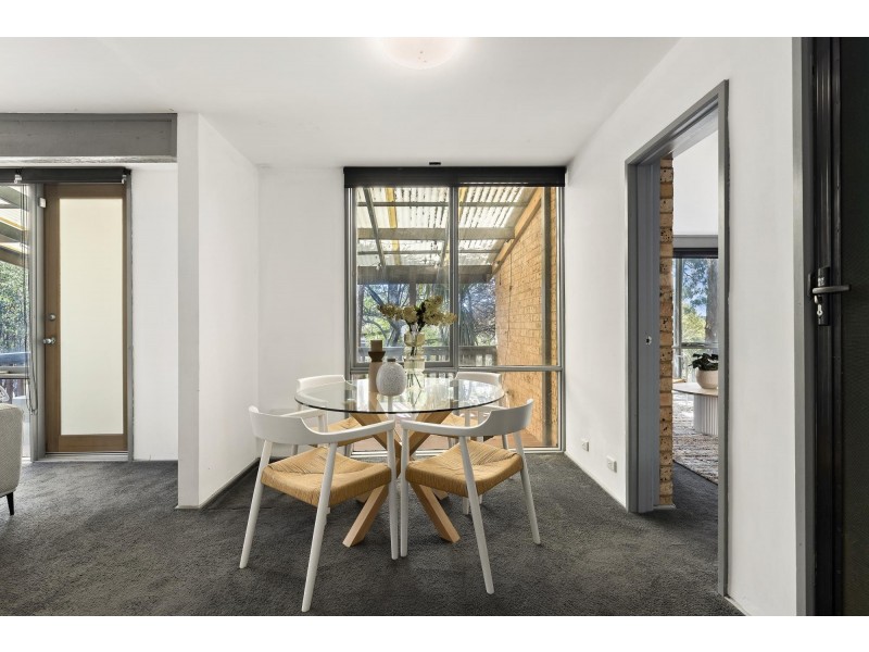 14 Solomon Crescent, Latham ACT 2615