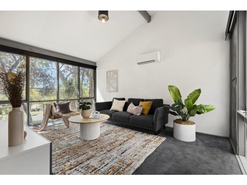 14 Solomon Crescent, Latham ACT 2615