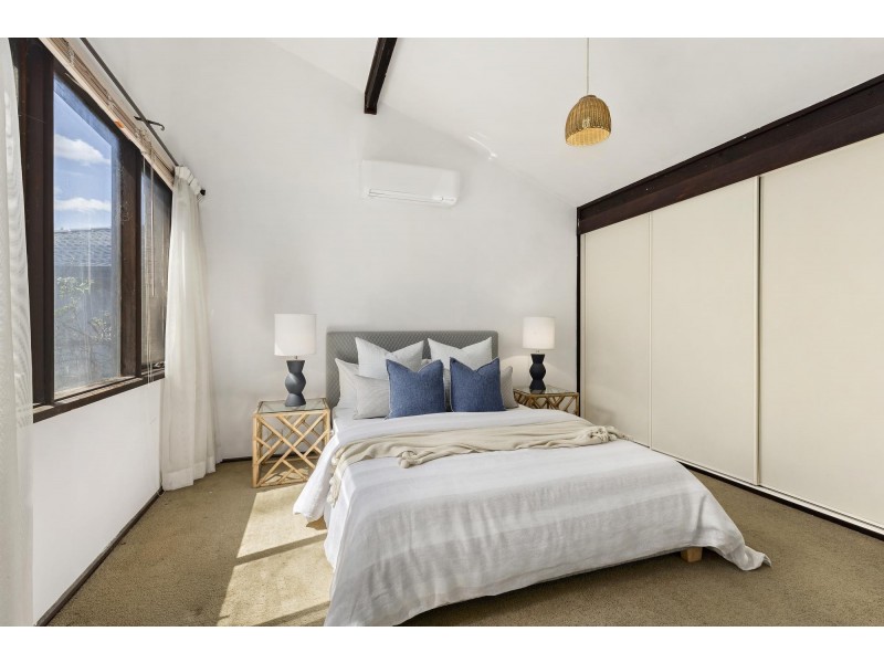 14 Solomon Crescent, Latham ACT 2615