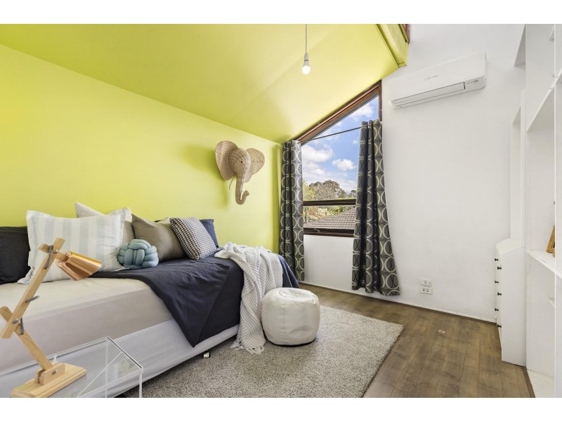 14 Solomon Crescent, Latham ACT 2615