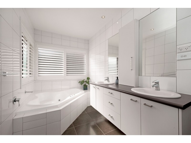 33 Penfold Street, Gungahlin ACT 2912