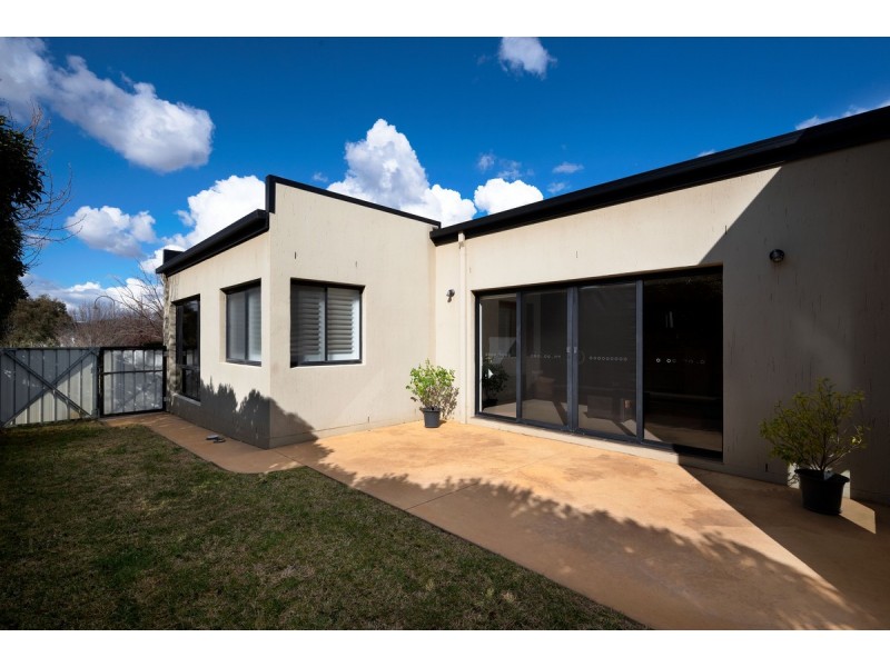 33 Penfold Street, Gungahlin ACT 2912