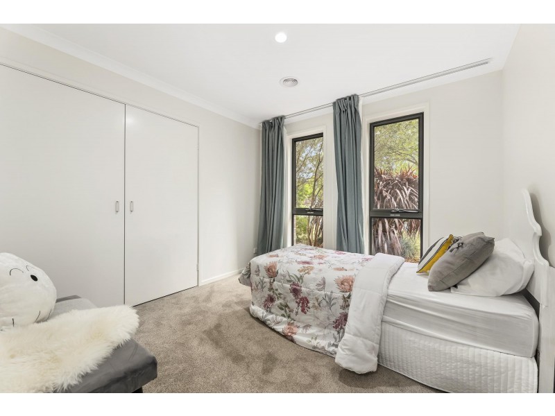 2 Newell Street, Franklin ACT 2913