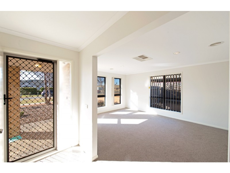 6 Carpentaria Street, Harrison ACT 2914