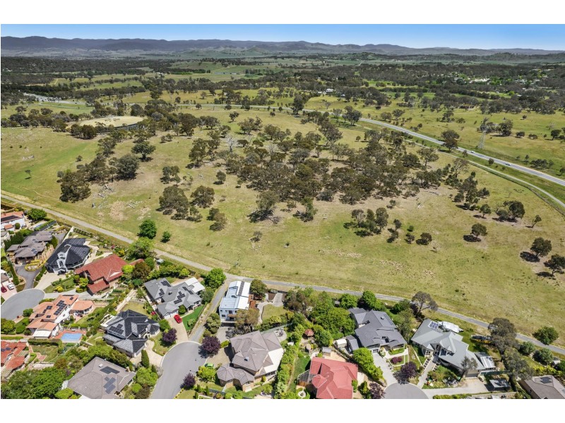 10 Hutcheon Place, Nicholls ACT 2913