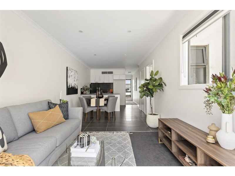 21/40 Henry Kendall Street, Franklin ACT 2913