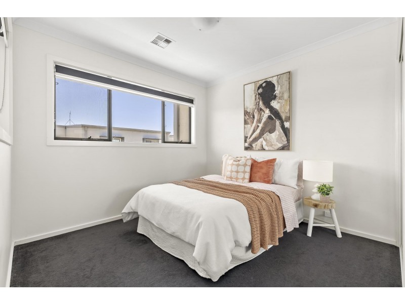 21/40 Henry Kendall Street, Franklin ACT 2913