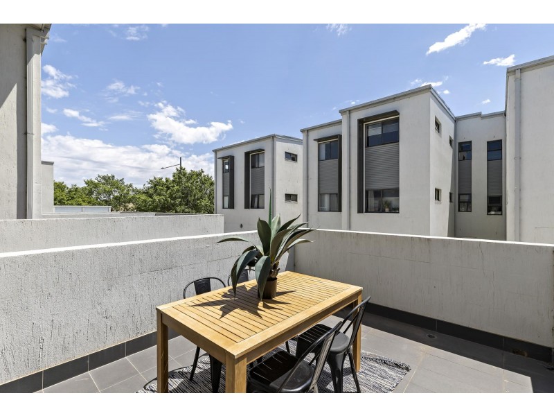 21/40 Henry Kendall Street, Franklin ACT 2913