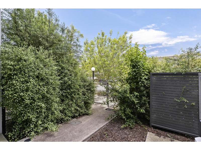 21/40 Henry Kendall Street, Franklin ACT 2913