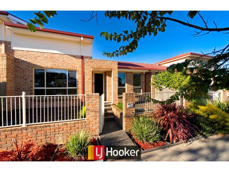 213 Anthony Rolfe Avenue, Gungahlin ACT 2912