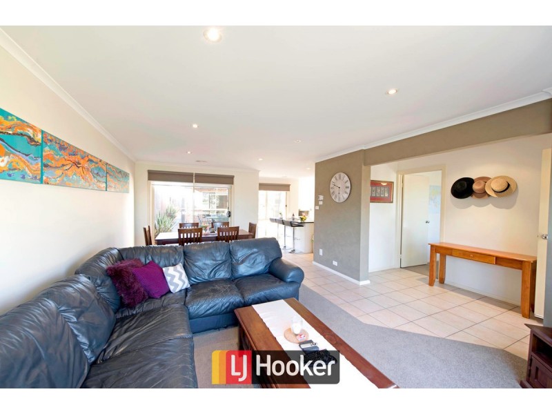 213 Anthony Rolfe Avenue, Gungahlin ACT 2912