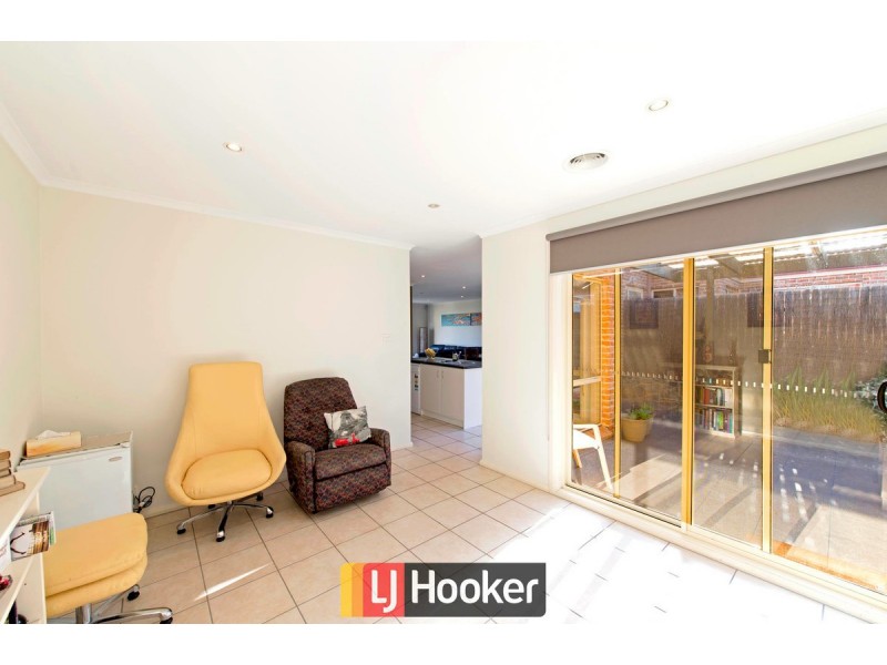 213 Anthony Rolfe Avenue, Gungahlin ACT 2912