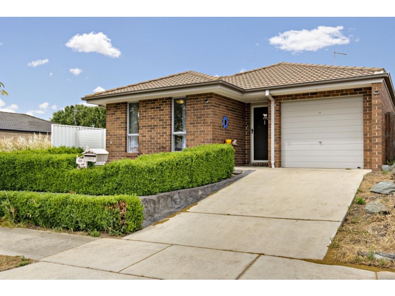 86 Hollows Circuit, Macgregor ACT 2615